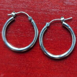 14k White Gold Hoop Earrings